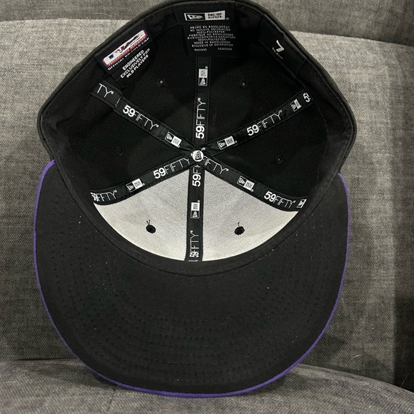 NEW!! Era 59Fifty Colorado Rockies Fitted Hat - Size 7. NEW WITH OUT TAG - Picture 6 of 10
